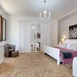 Accademia Opera Deluxe By Wonderful Italy Apartment Venice