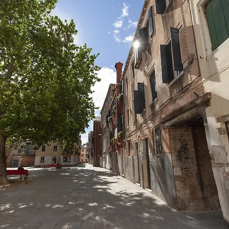 Accademia Opera Deluxe Appartamento *